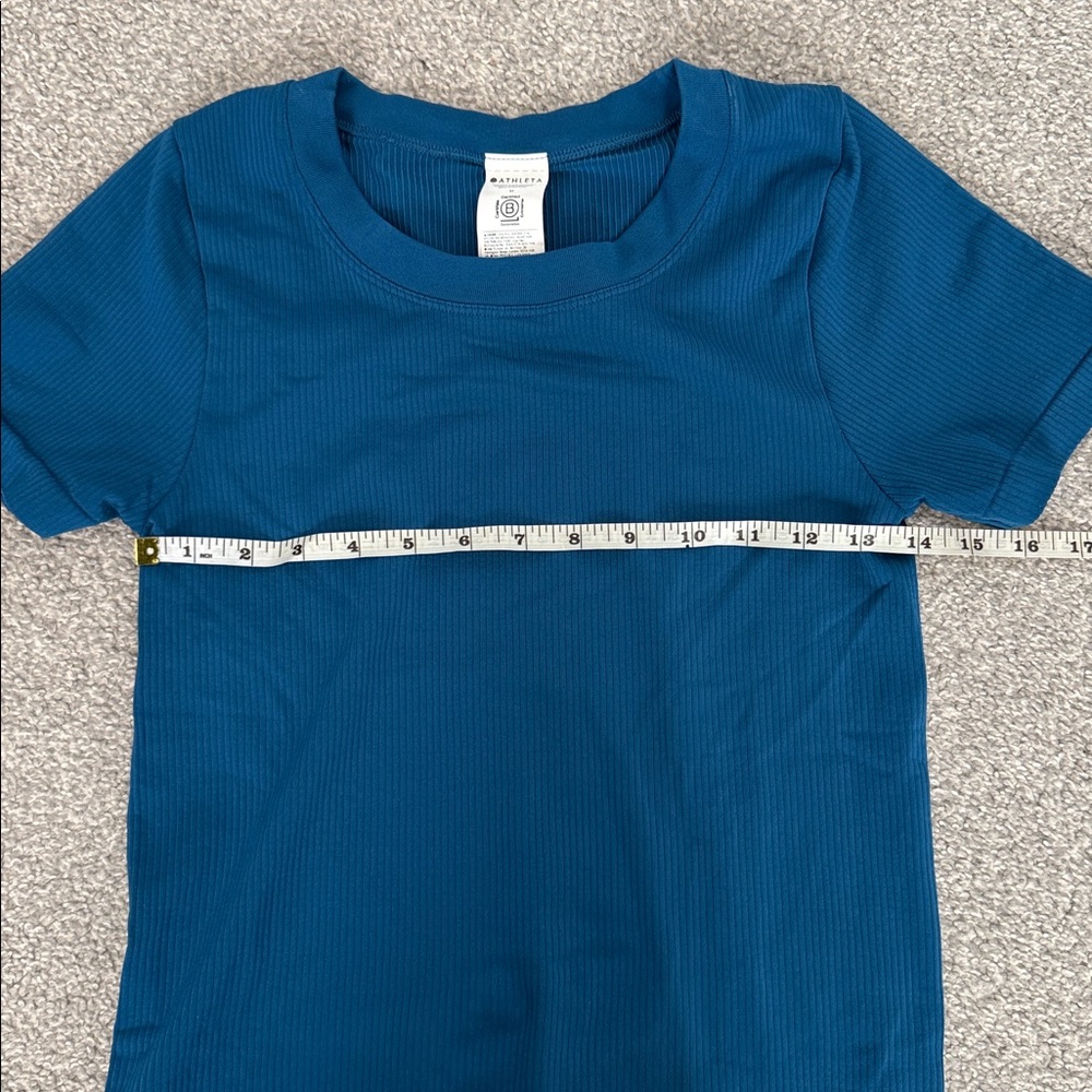 Athleta Women’s workout top - Picture 3 of 5